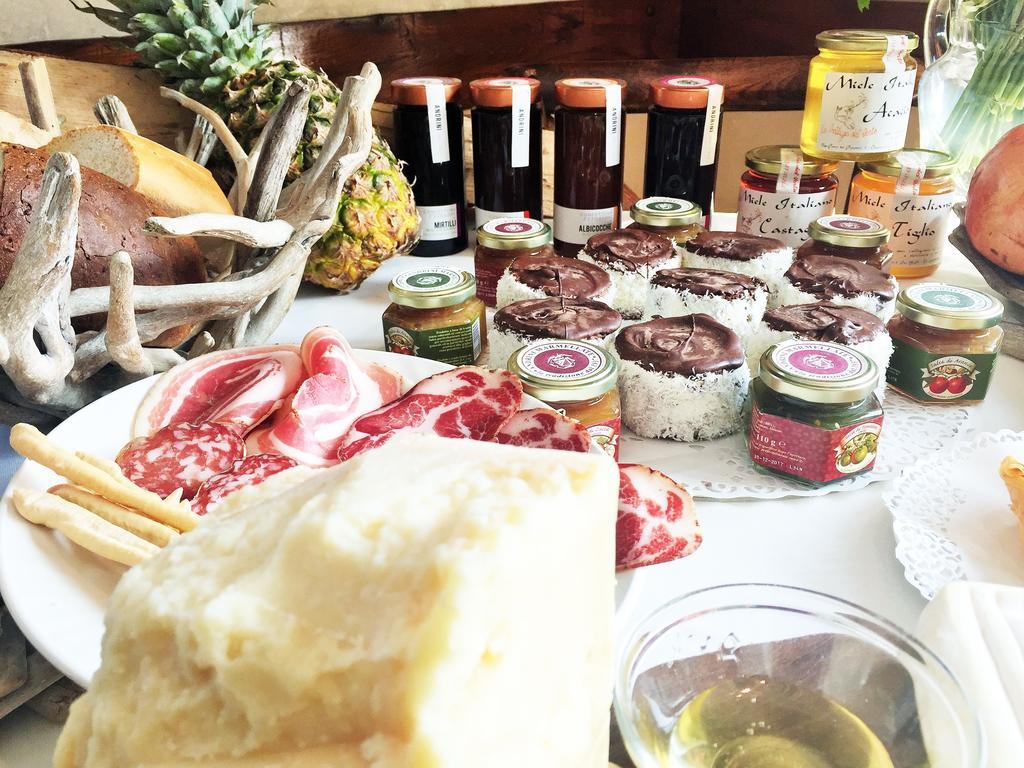 La Casa Di Gabri Bed & Breakfast Iseo Bagian luar foto